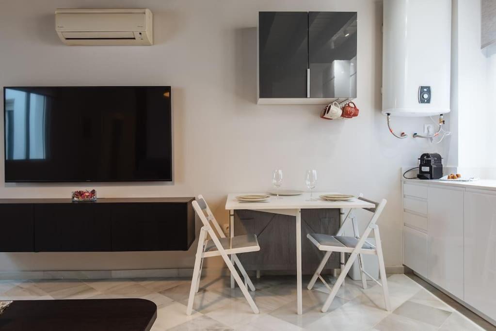 Ad2B Apartment, 300M From Cathedral With 2Br Севілья Екстер'єр фото